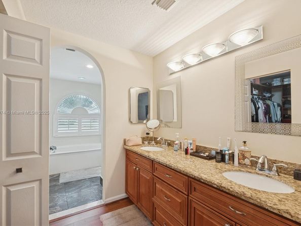 1510 SW 96th Ter, Davie FL 33324