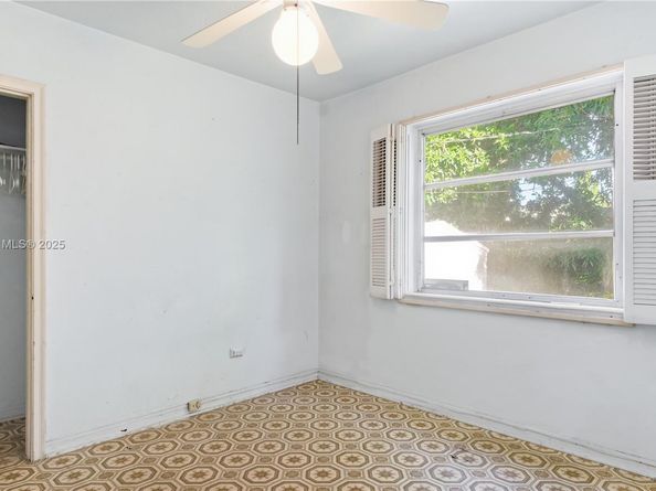 5611 SW 6th St, Miami FL 33134