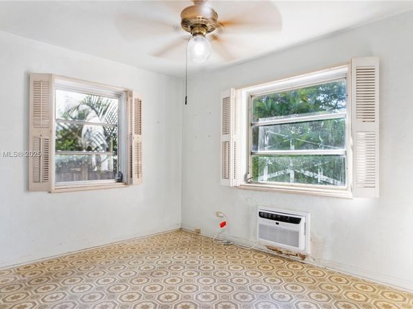 5611 SW 6th St, Miami FL 33134