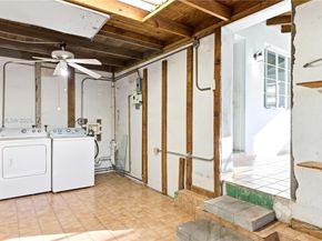 5611 SW 6th St, Miami FL 33134