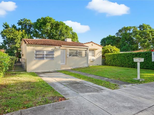 5611 SW 6th St, Miami FL 33134
