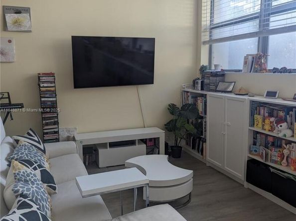 20 Island Ave 101, Miami Beach FL 33139