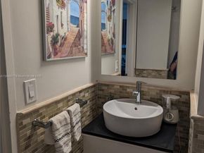 20 Island Ave 101, Miami Beach FL 33139