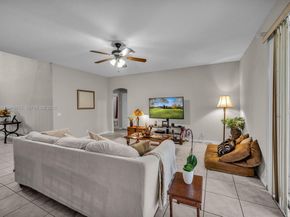 4209 Pinewood Ln, Weston FL 33331