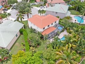 4209 Pinewood Ln, Weston FL 33331
