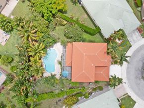 4209 Pinewood Ln, Weston FL 33331
