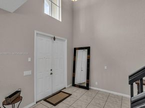 4209 Pinewood Ln, Weston FL 33331