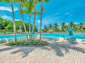 4209 Pinewood Ln, Weston FL 33331