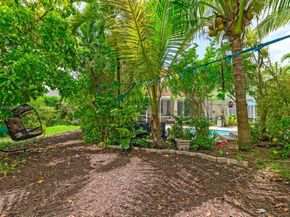 4209 Pinewood Ln, Weston FL 33331