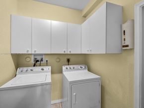 4209 Pinewood Ln, Weston FL 33331