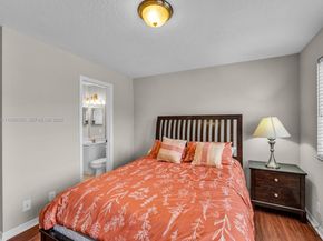 4209 Pinewood Ln, Weston FL 33331