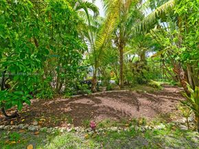 4209 Pinewood Ln, Weston FL 33331