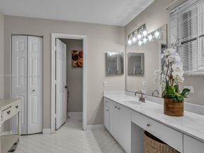 4209 Pinewood Ln, Weston FL 33331