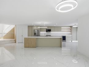 13911 SW 100th Ln, Miami FL 33186