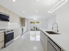 13911 SW 100th Ln, Miami FL 33186