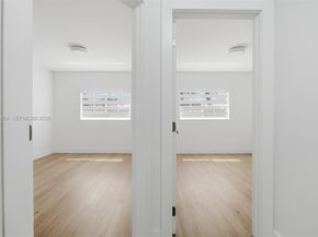 13911 SW 100th Ln, Miami FL 33186