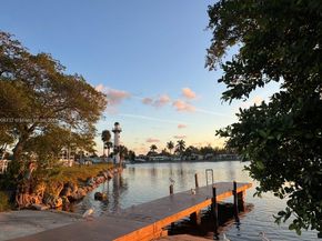 2964 Harbor Ln, Fort Lauderdale FL 33312