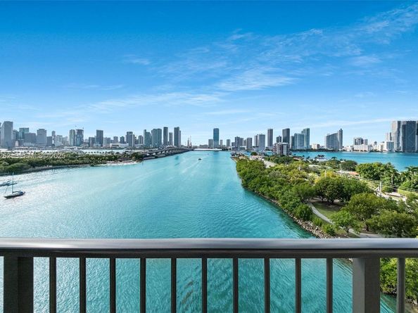 1000 Venetian Way 1004, Miami FL 33139