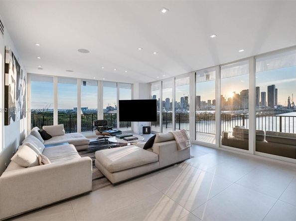 1000 Venetian Way 1004, Miami FL 33139