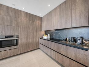 1000 Venetian Way 1004, Miami FL 33139