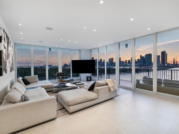 1000 Venetian Way 1004, Miami FL 33139