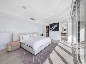 1000 Venetian Way 1004, Miami FL 33139