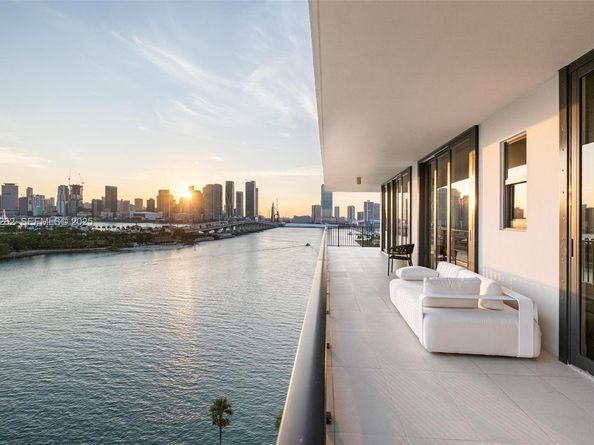 1000 Venetian Way 1004, Miami FL 33139