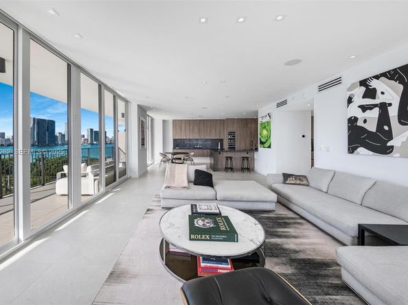 1000 Venetian Way 1004, Miami FL 33139