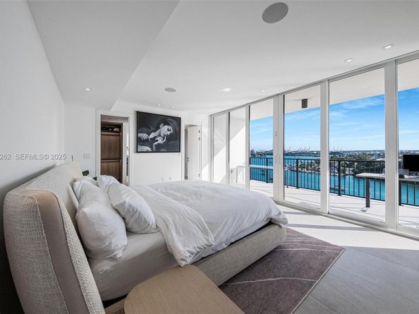 1000 Venetian Way 1004, Miami FL 33139