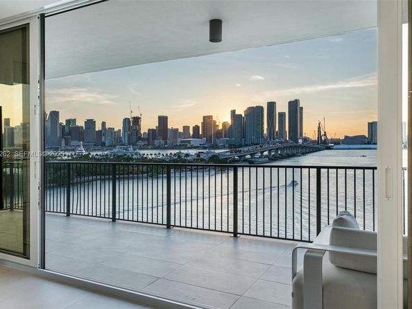 1000 Venetian Way 1004, Miami FL 33139