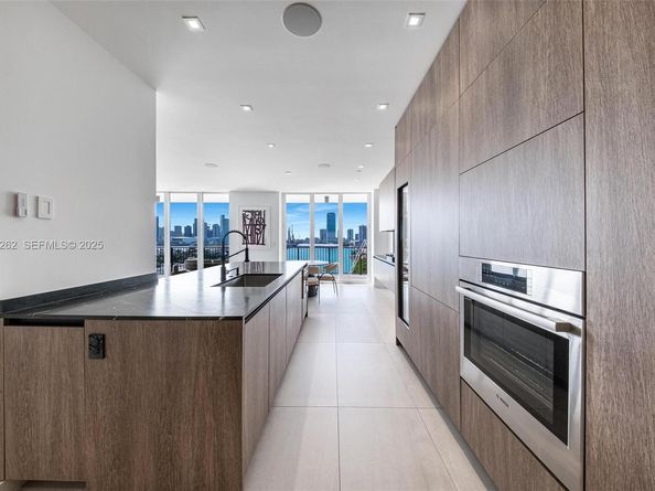 1000 Venetian Way 1004, Miami FL 33139