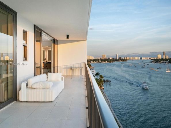 1000 Venetian Way 1004, Miami FL 33139