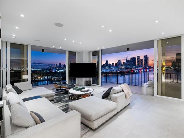 1000 Venetian Way 1004, Miami FL 33139