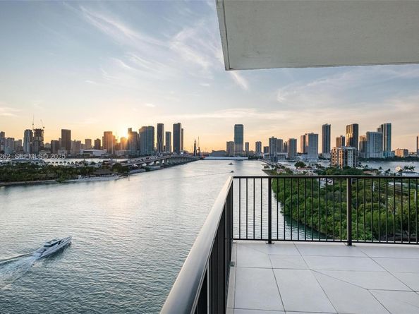 1000 Venetian Way 1004, Miami FL 33139