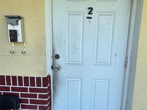 821 SW 7th Ave, Hallandale Beach FL 33009