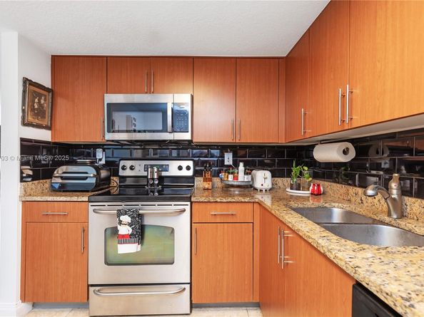 3300 NE 192nd St 1603, Aventura FL 33180