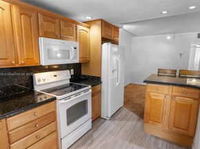 1340 NE 28th Ave 244, Pompano Beach FL 33062