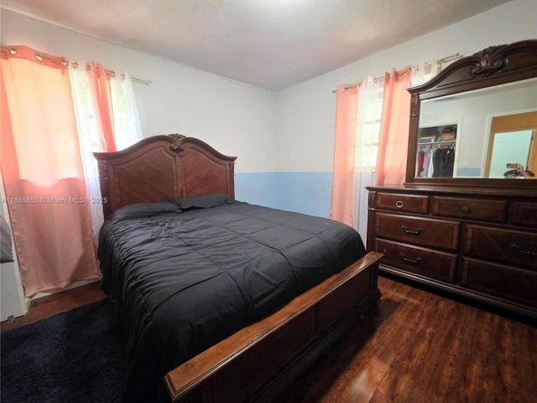 21 NE 161st, Miami FL 33162