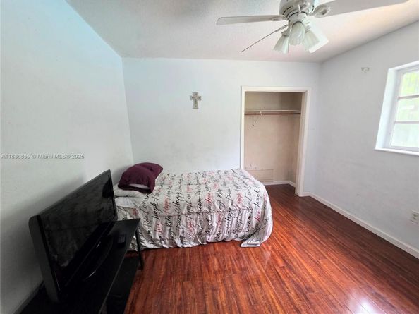 21 NE 161st, Miami FL 33162