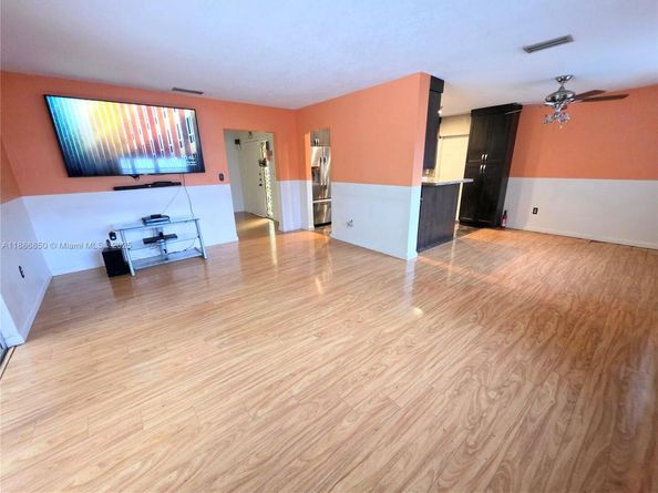 21 NE 161st, Miami FL 33162