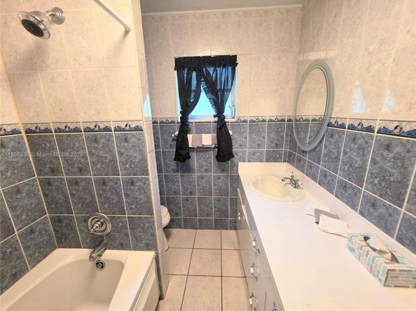 21 NE 161st, Miami FL 33162