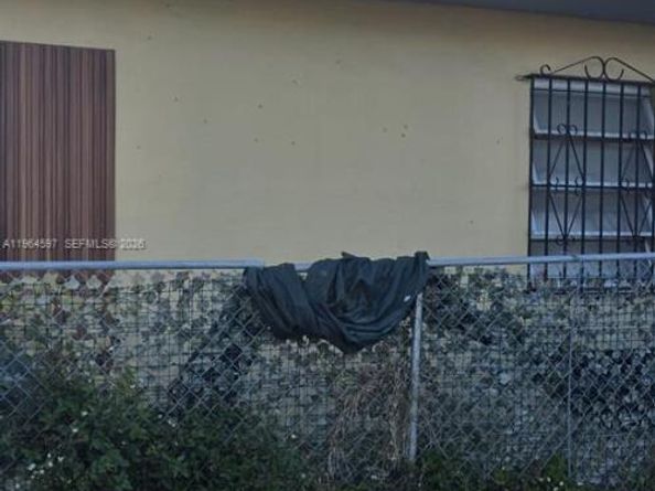 1511 NW 64th St, Miami FL 33147