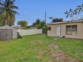 3500 SW 37th St, West Park FL 33023