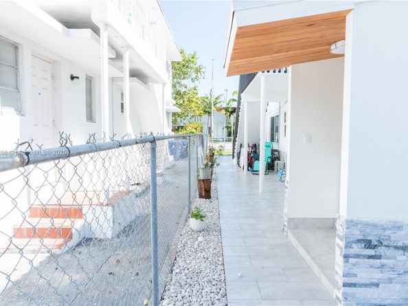 7115 Rue Granville, Miami Beach FL 33141