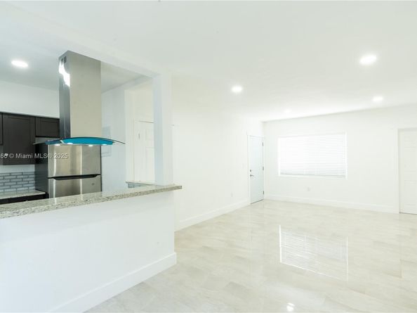 7115 Rue Granville, Miami Beach FL 33141
