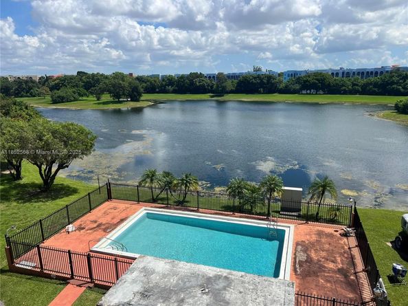 9688 Fontainebleau Blvd 504, Miami FL 33172