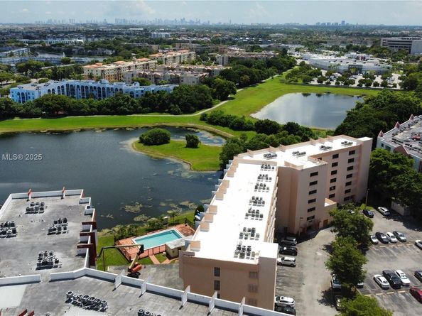 9688 Fontainebleau Blvd 504, Miami FL 33172