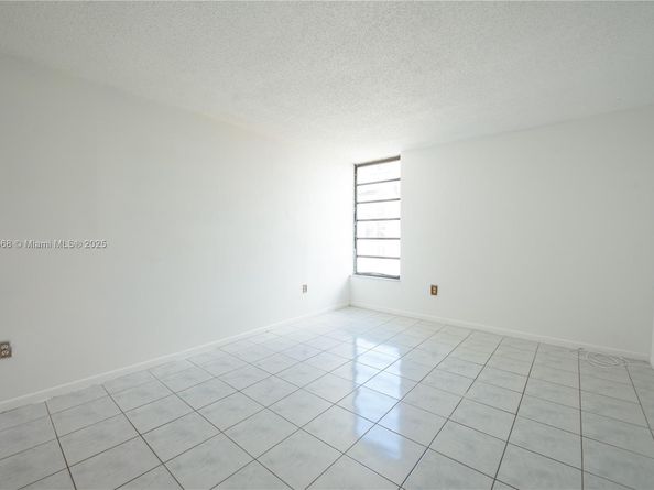 9688 Fontainebleau Blvd 504, Miami FL 33172