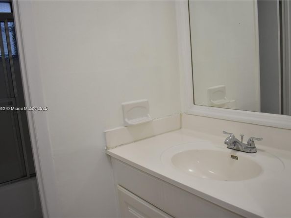 9150 NW 38th Dr 110, Coral Springs FL 33065