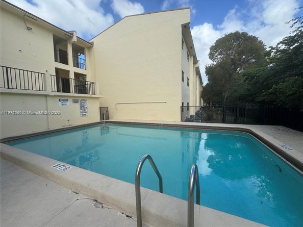 9150 NW 38th Dr 110, Coral Springs FL 33065